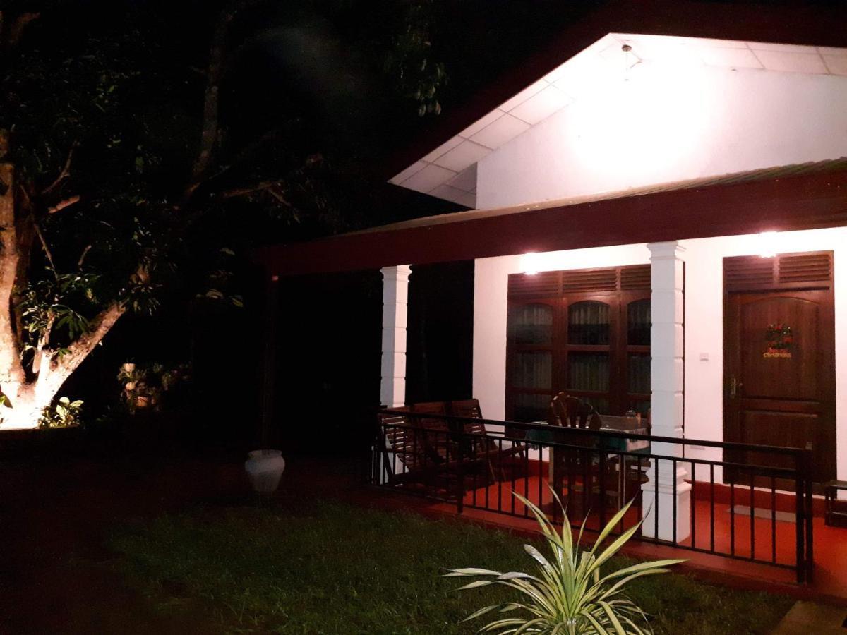Sigiri Hibiscus Villa Σιγκιρίγια Εξωτερικό φωτογραφία